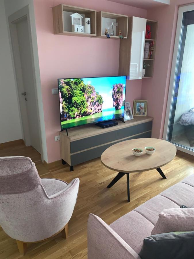 Pink Modern Apartment Üsküp Dış mekan fotoğraf