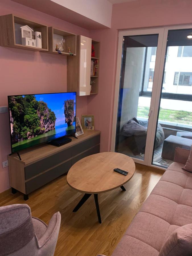 Pink Modern Apartment Üsküp Dış mekan fotoğraf